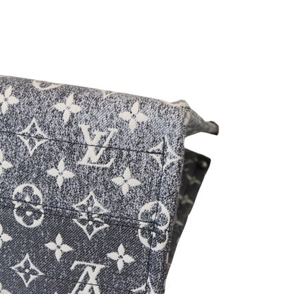 Louis-Vuitton OntheGO MM Denim
