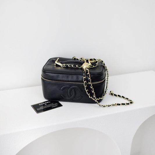Chanel vintage coco cowhide wash bag