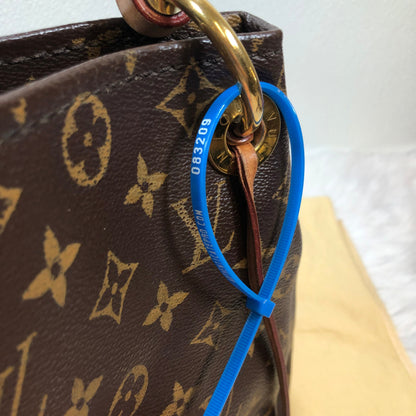 Handbag Designer By Louis Vuitton  Size: Large