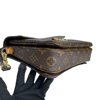 Louis-Vuitton Pochette Metis Leather Monogram GHW