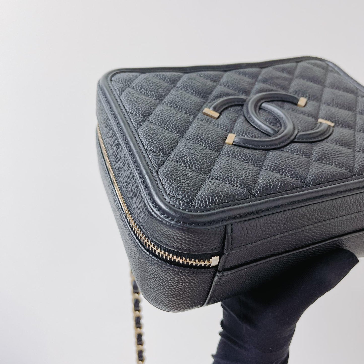 CC Filigree Medium Caviar Quilted Vanity Case Black