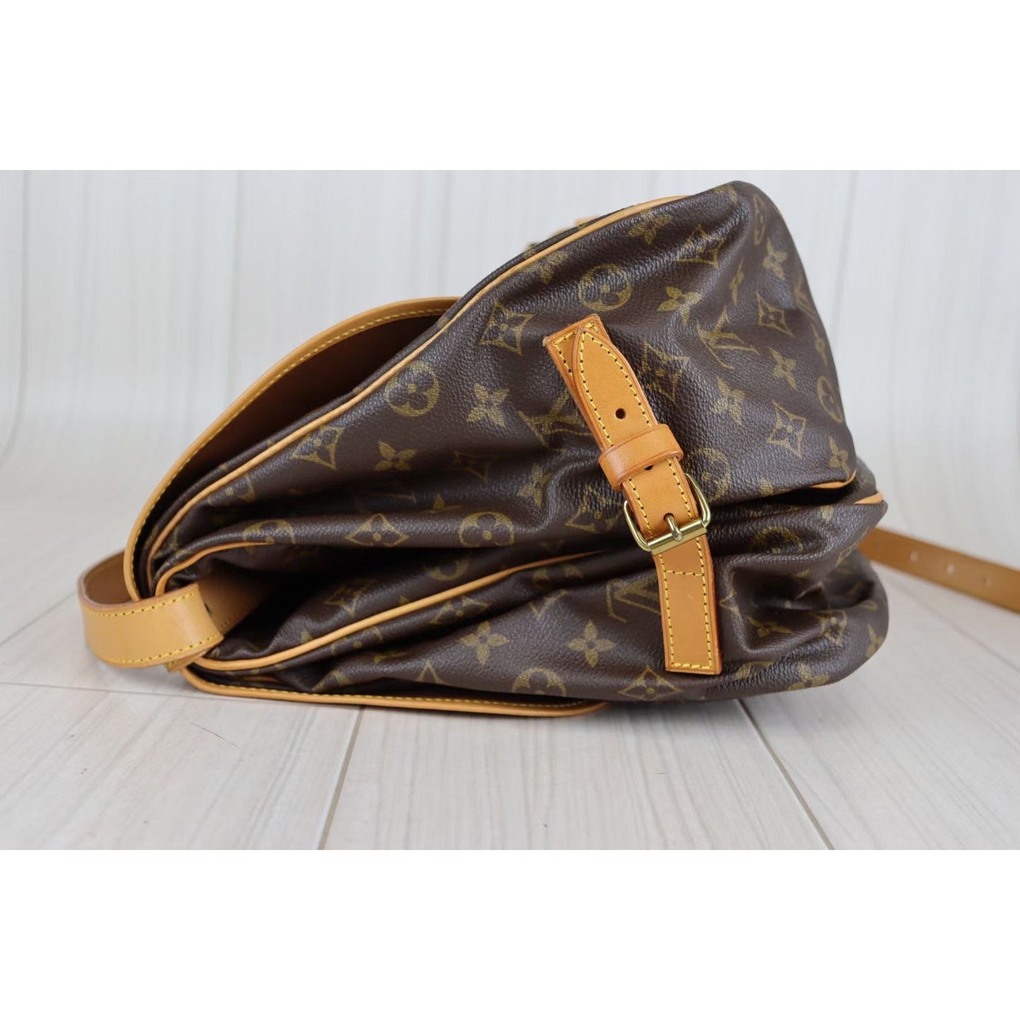Rank A ｜ LV Monogram Saumur 35 Shoulder Bag｜081911