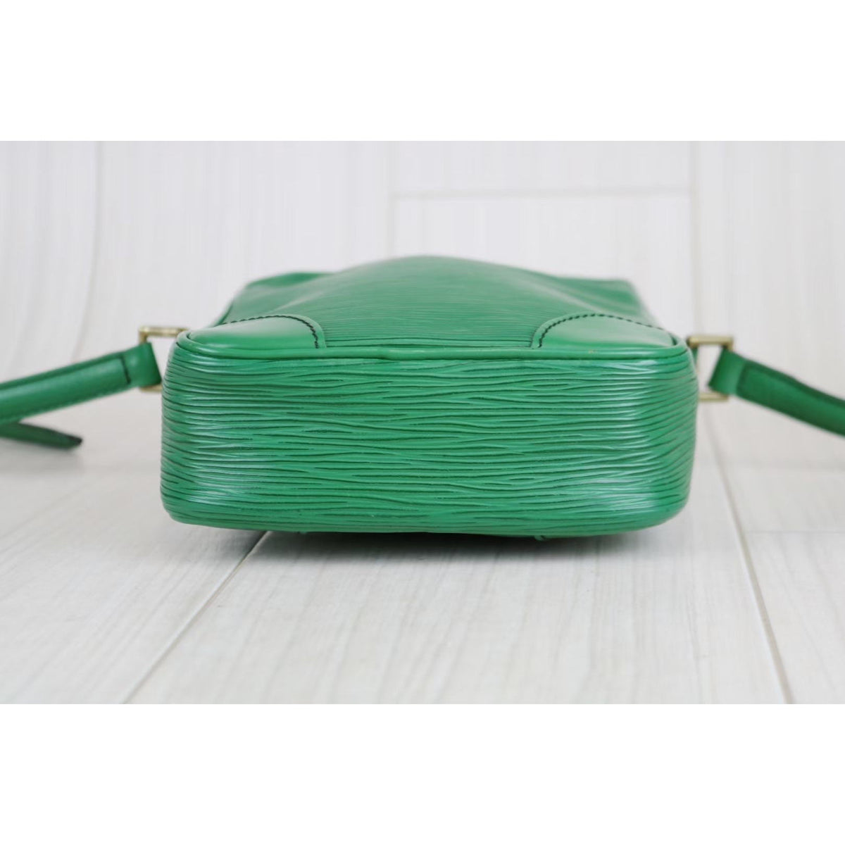 Rank AB ｜ LV Epi ShoulderBag ｜031923
