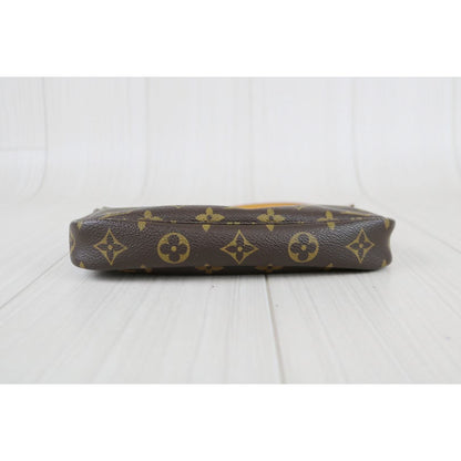 Rank A ｜ LV Monogram Pochette Accessoires ｜061710