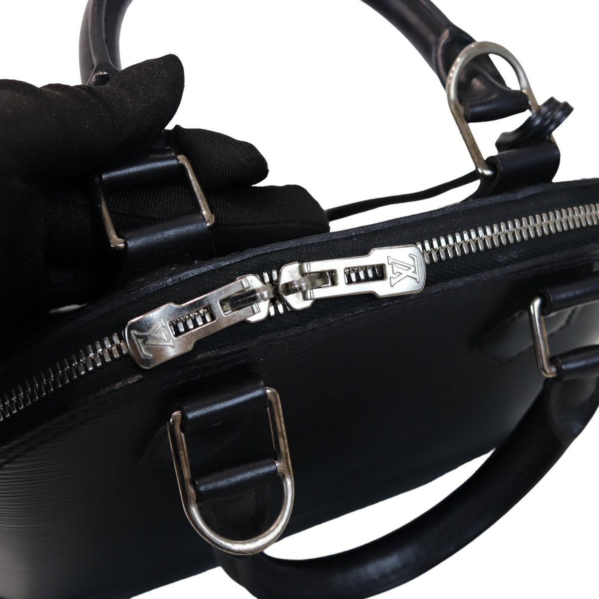 Louis-Vuitton Alma BB Black Epi SHW