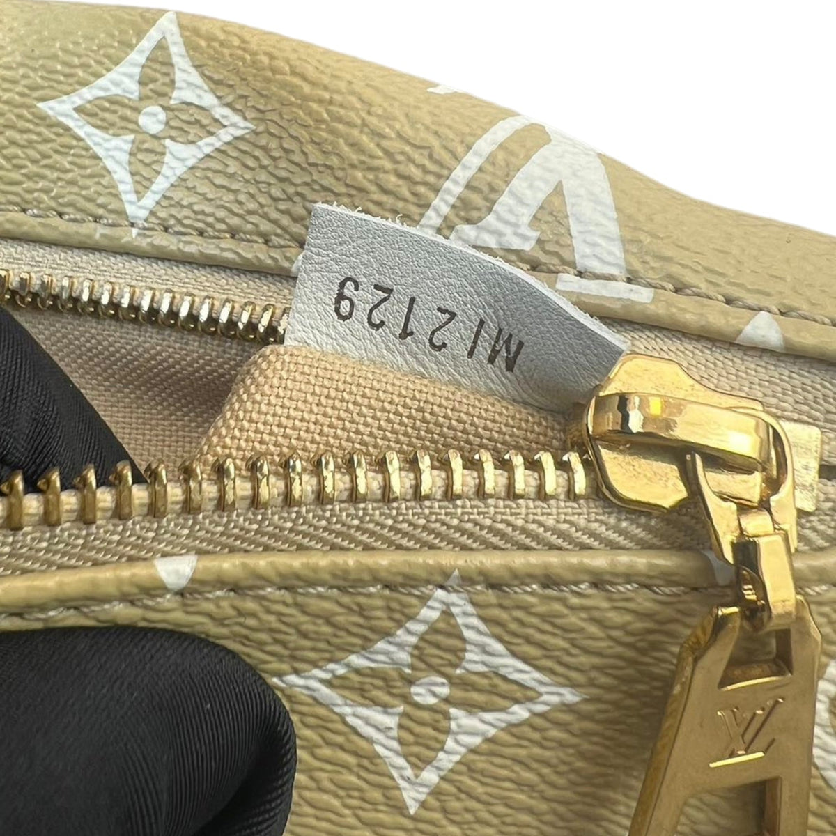 Louis-Vuitton Monogram Giant Bum Bag Khaki White GHW