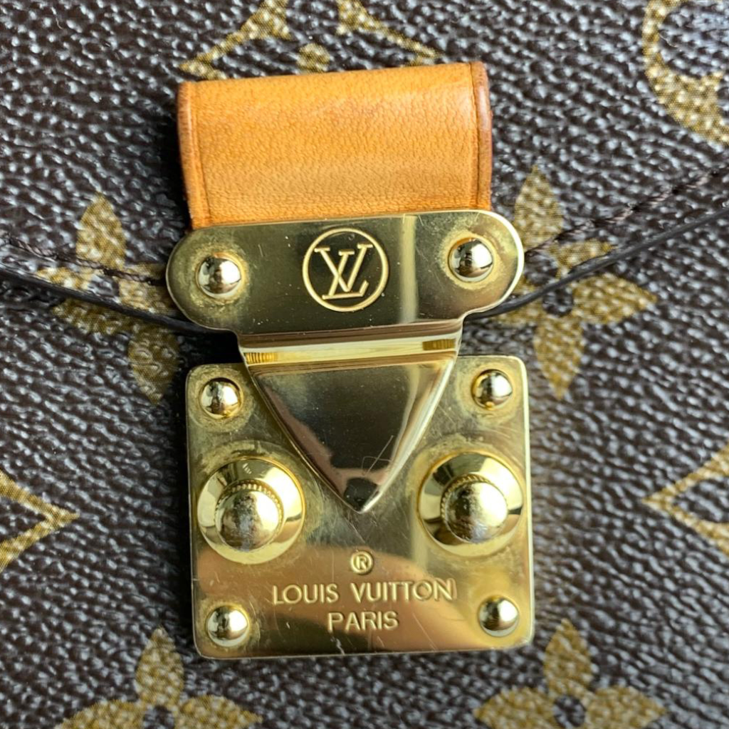 Louis-Vuitton Pochette Metis Leather Monogram GHW