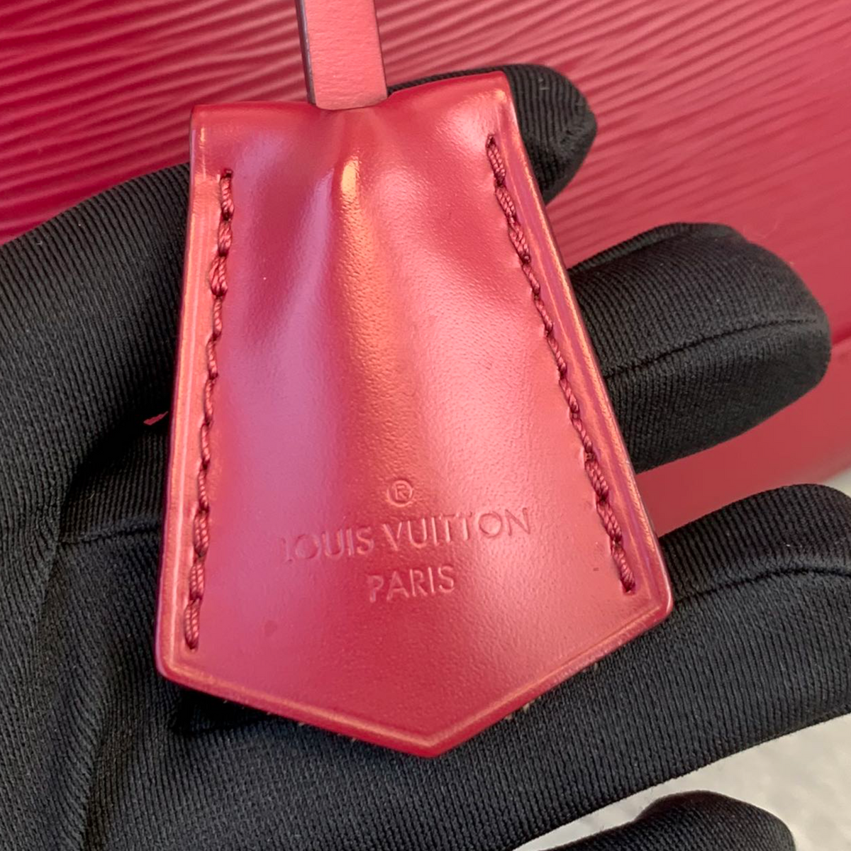 Louis-Vuitton Alma MM Epi Leather Castillan Red GHW