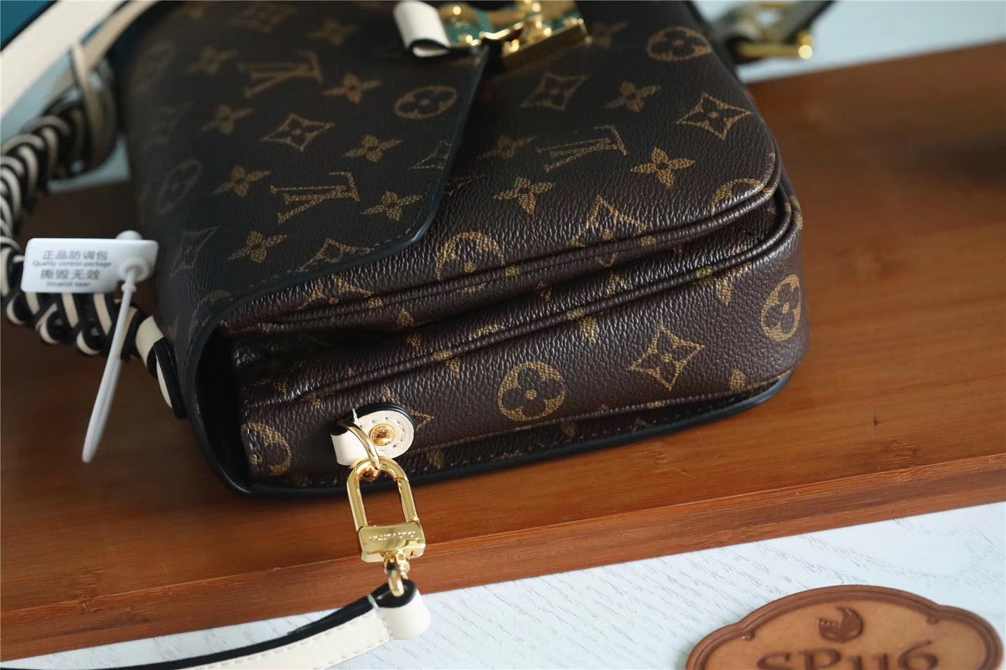 Louis Vuitton Pochette Metis Bag