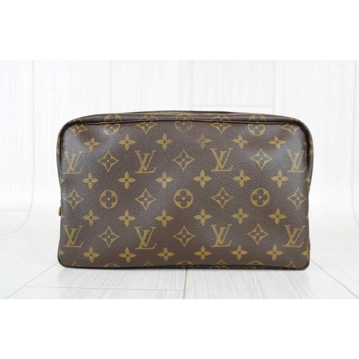Rank A ｜ LV Truth Toilet 28 Monogram Makeup Pouch｜030805