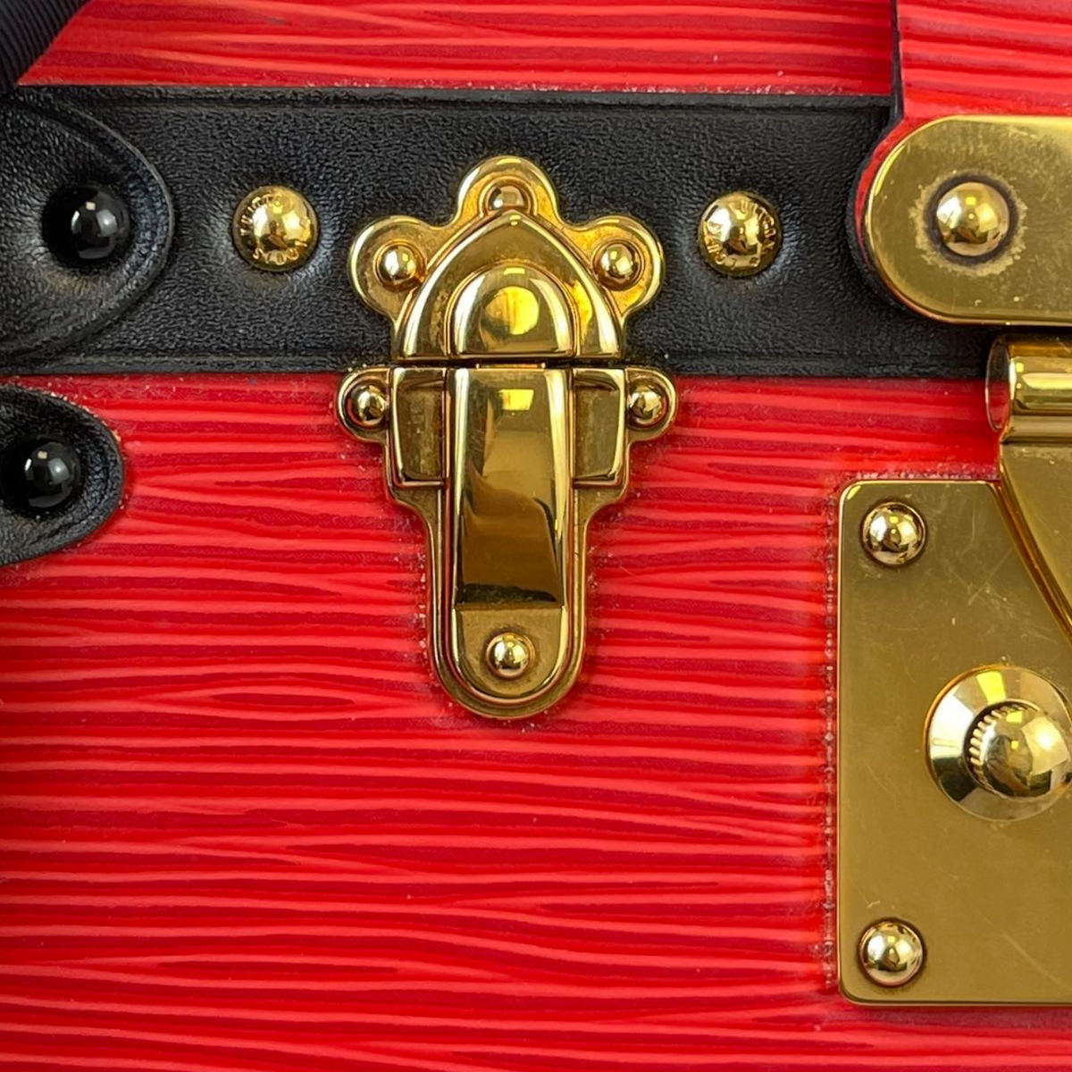 Louis-Vuitton Petit Malle Epi Trunk Clutch Red GHW