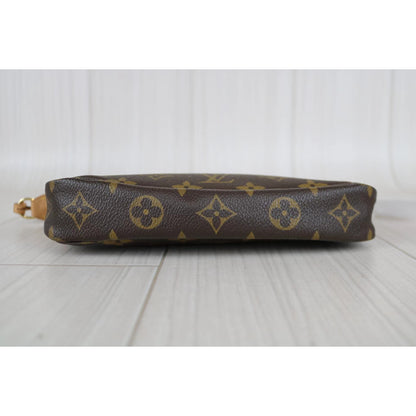 Rank A ｜ LV Monogram Pochette Accessoires ｜052106