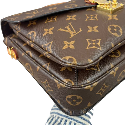 Louis-Vuitton Monogram Classic Pochette Métis GHW