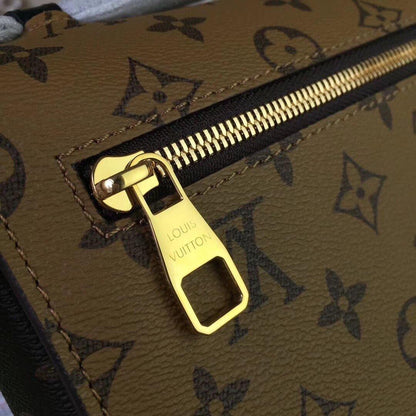 Louis Vuitton Pochette Metis Bag