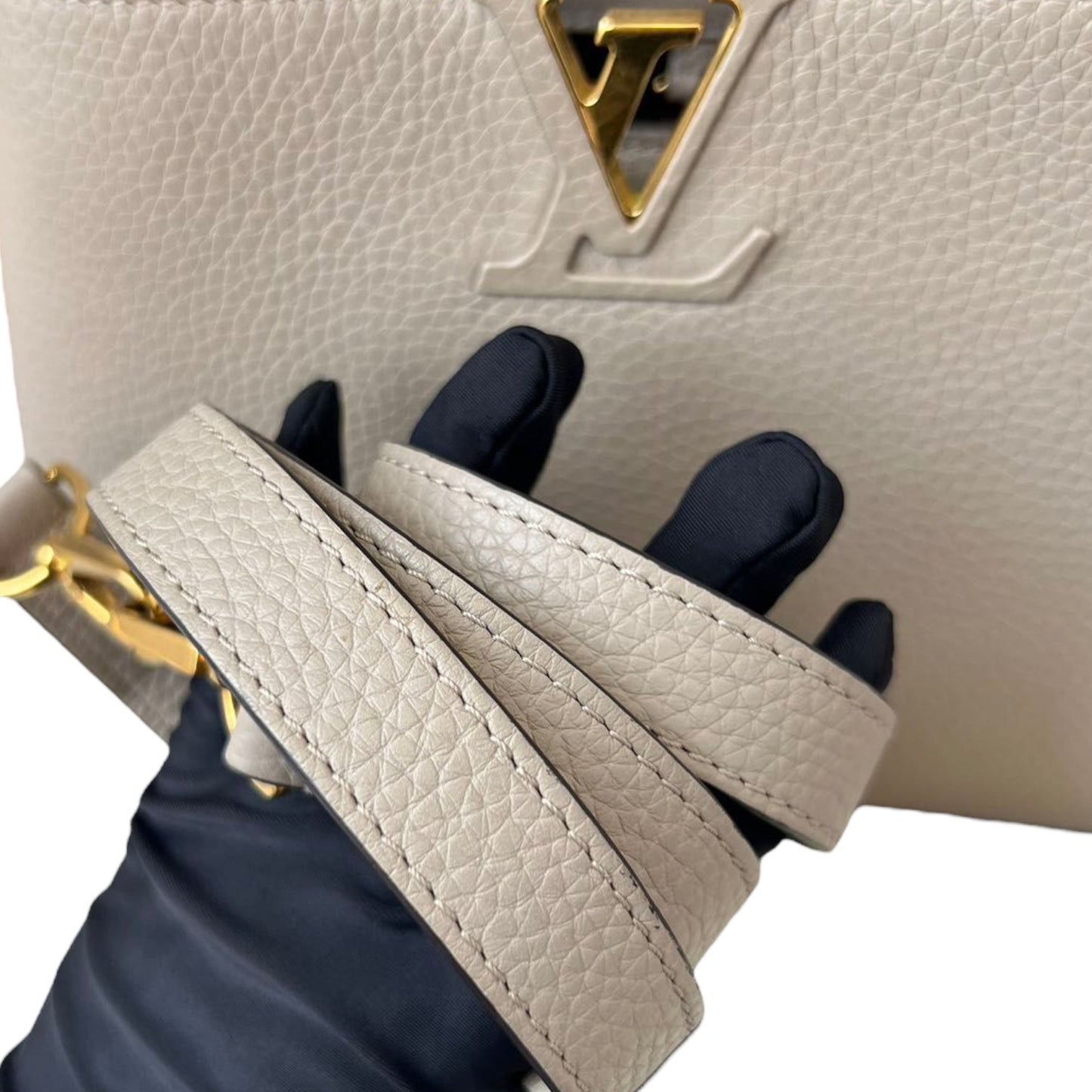 Louis-Vuitton Capucines BB GHW