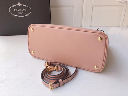 Prada Galleria Saffiano leather Medium  Bag