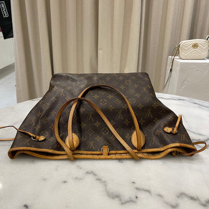 Louis-Vuitton Neverfull MM Monogram Canvas