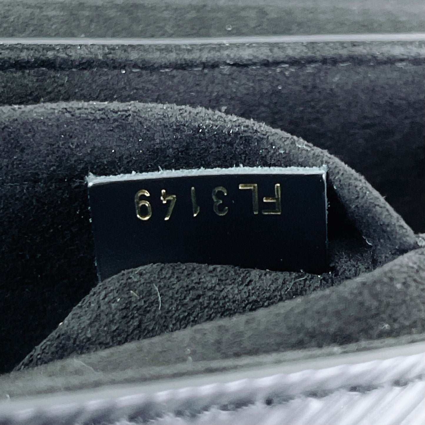Louis-Vuitton Twist Epi Leather MM Black GHW