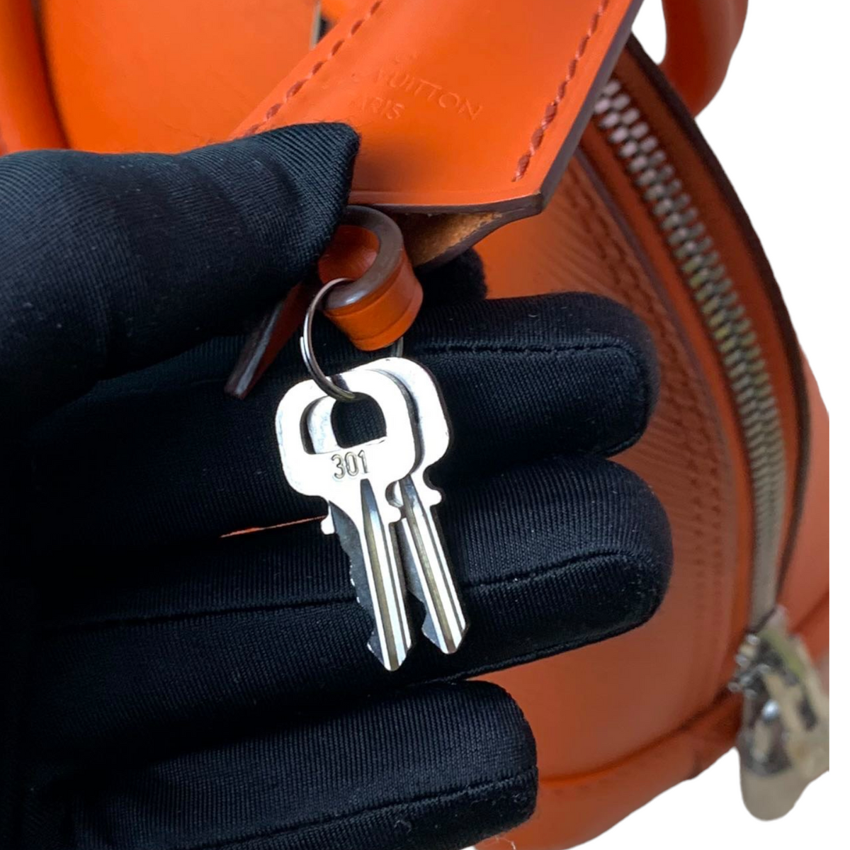 Louis-Vuitton Alma BB Epi Orange SHW