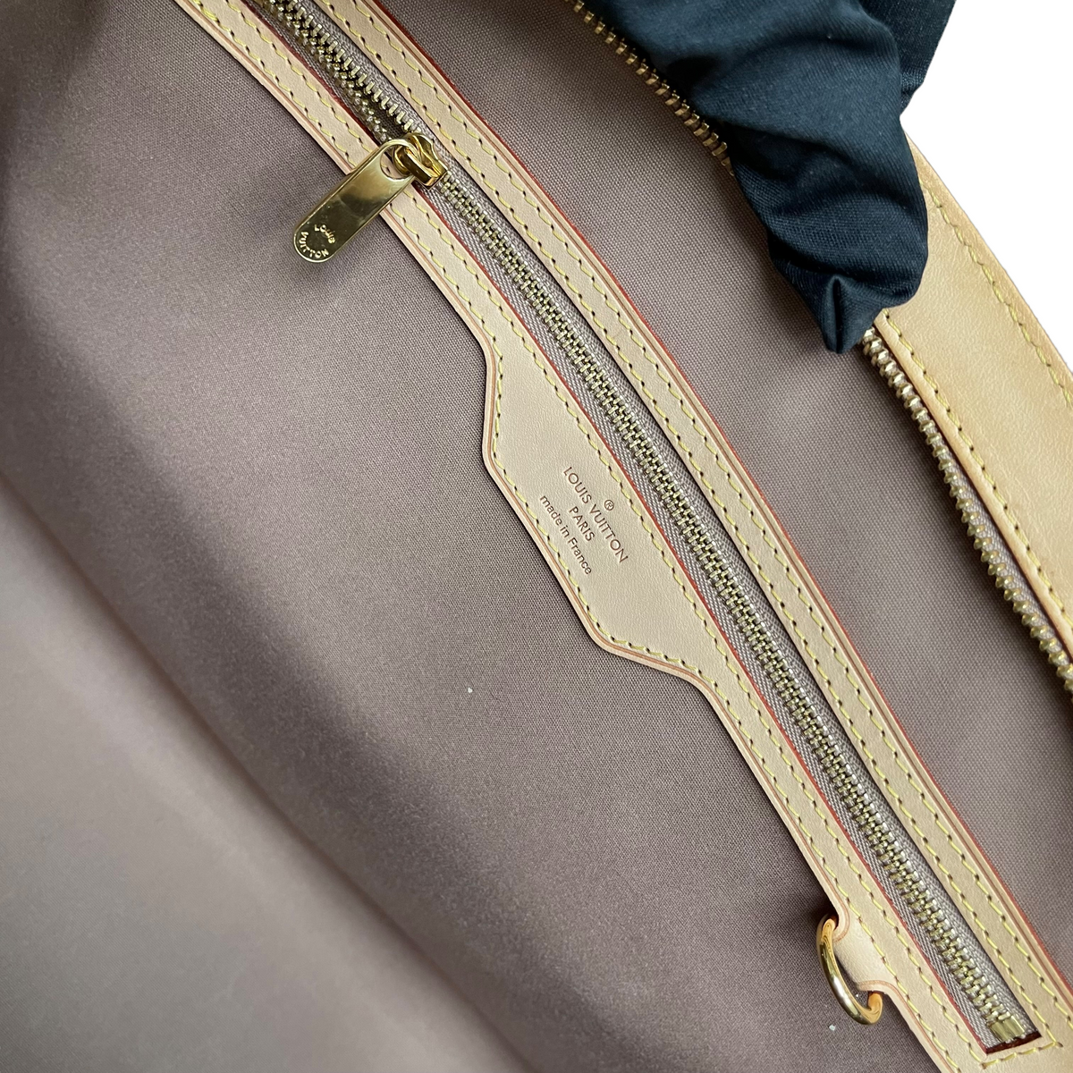 Louis-Vuitton Vernis Brea GM Beige Poudre GHW