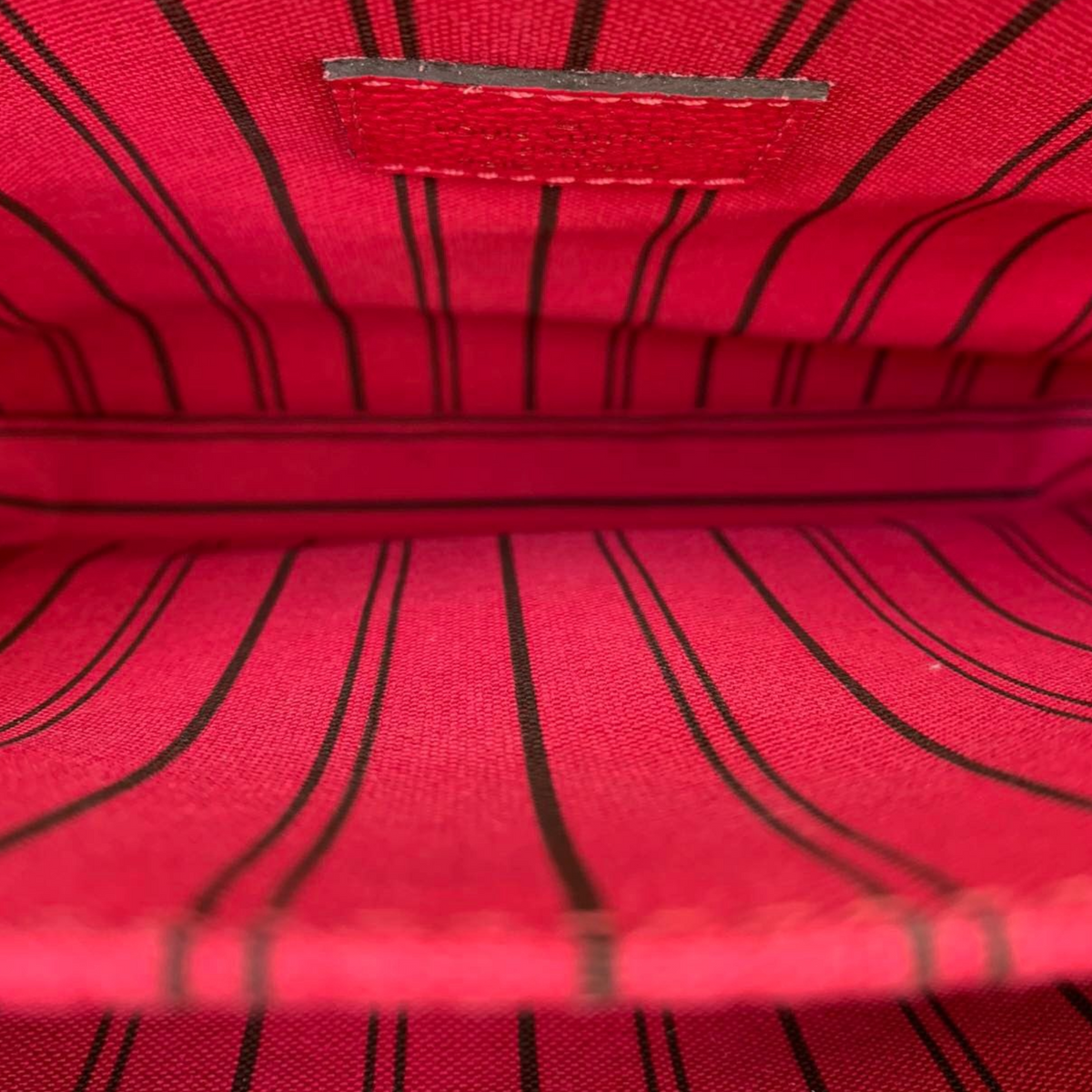 Louis-Vuitton Pochette Metis Empreinte Red GHW