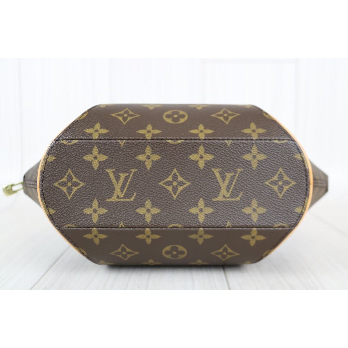 Rank SA ｜ LV Monogram Ellipse PM ｜041108
