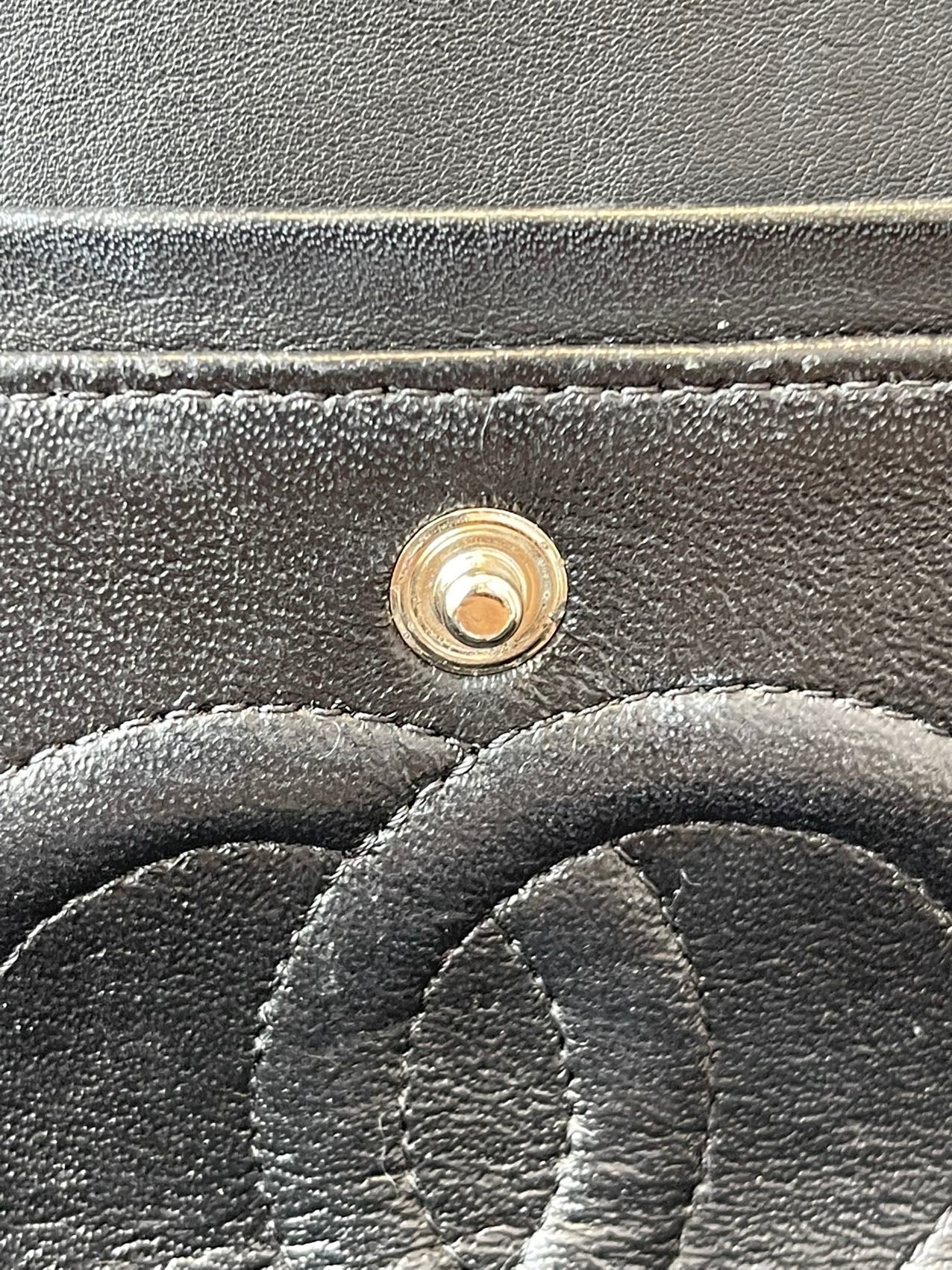 Medium Classic Flap Patent Black SHW