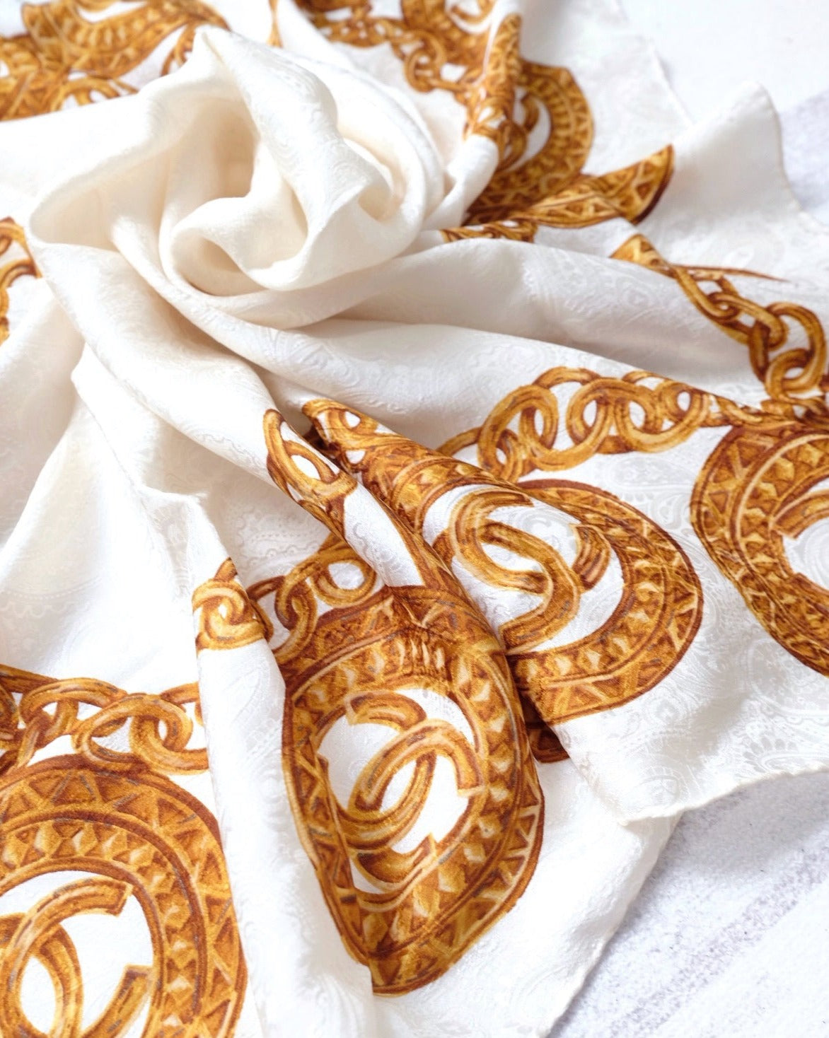 Chanel vintage silk scarf No.CHS211