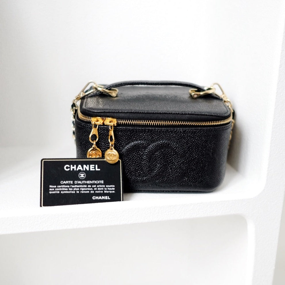 Chanel vintage coco cowhide mini wash bag