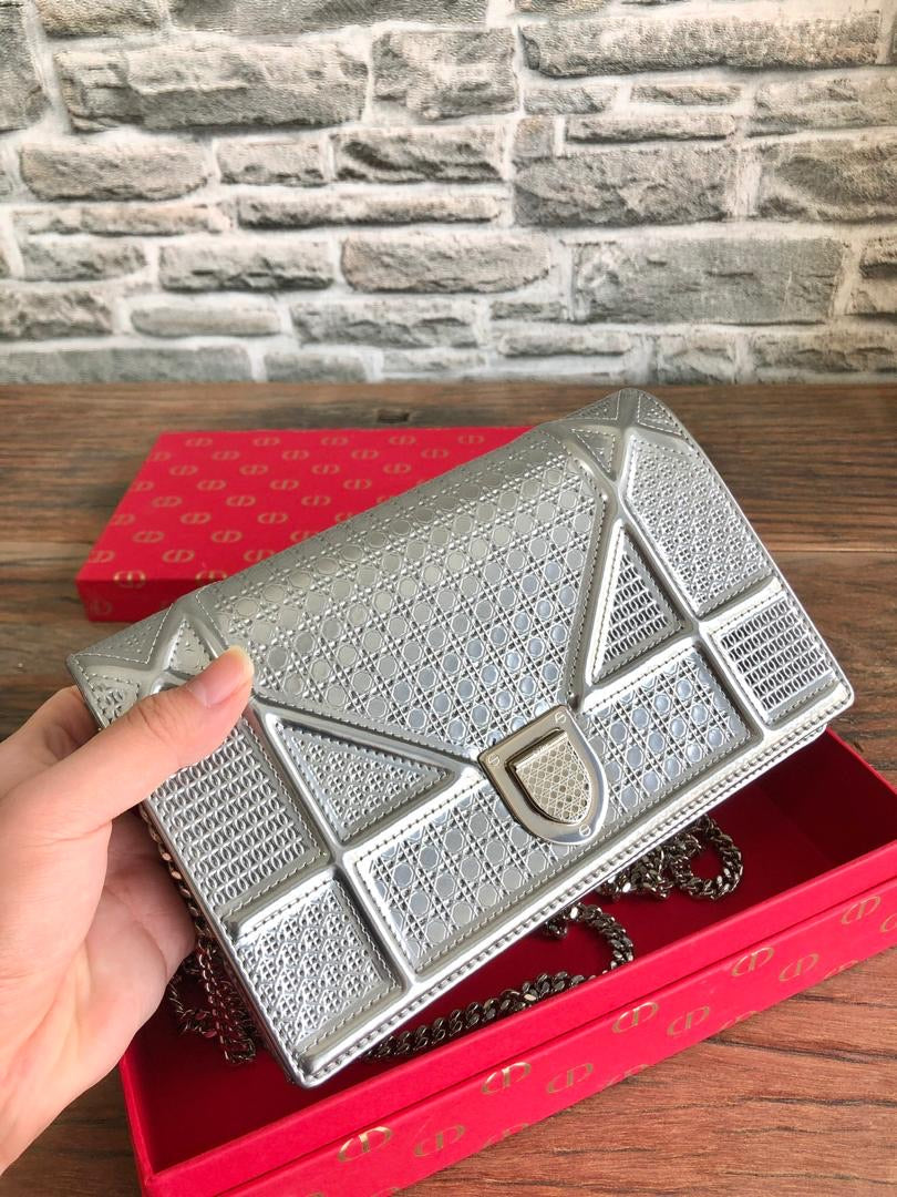 Mini Diorama in Silver Metallic Calfskin