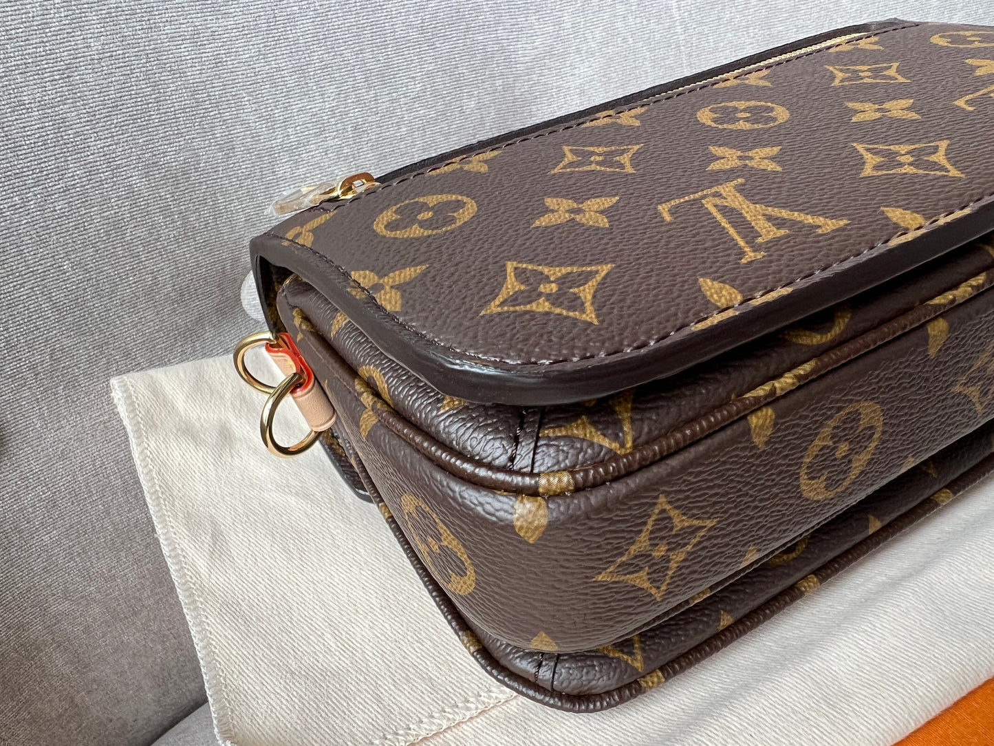 Louis Vuitton Pochette Metis East West Monogram (RRP £2,070)