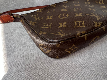 Louis Vuitton Vintage Pochette Accessoires Monogram