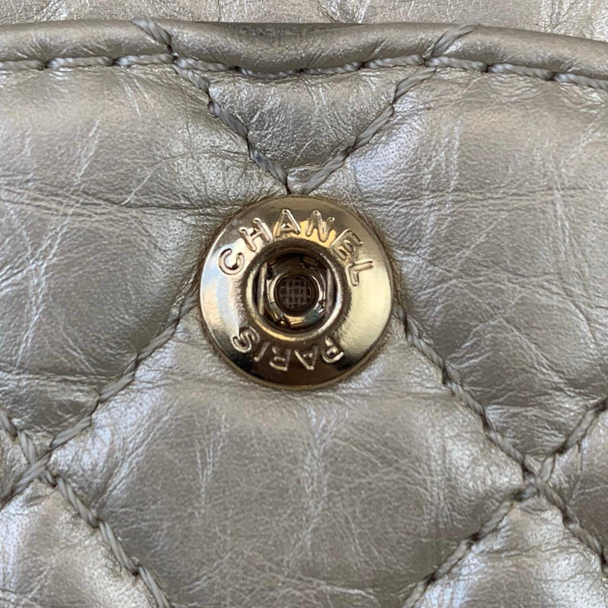 Classic Reissue 225 Calfskin Gold GHW