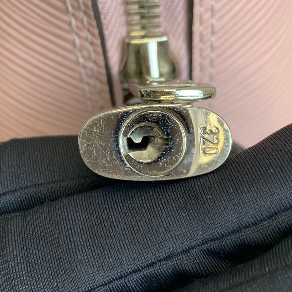 Louis-Vuitton Alma BB Epi Pink SHW