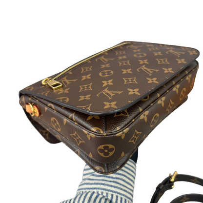 Louis-Vuitton Monogram Pochette Métis Brown GHW