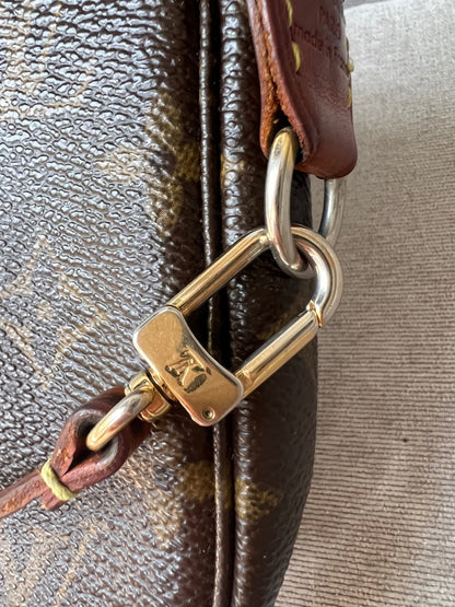 Louis Vuitton Vintage Pochette Accessoires Monogram