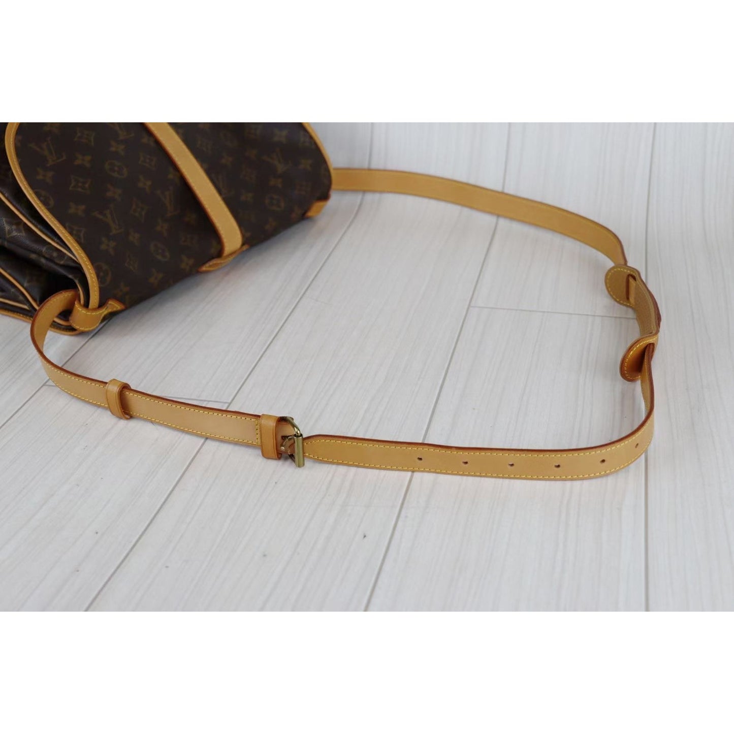 Rank A ｜ LV Monogram Saumur 35 Shoulder Bag｜081911