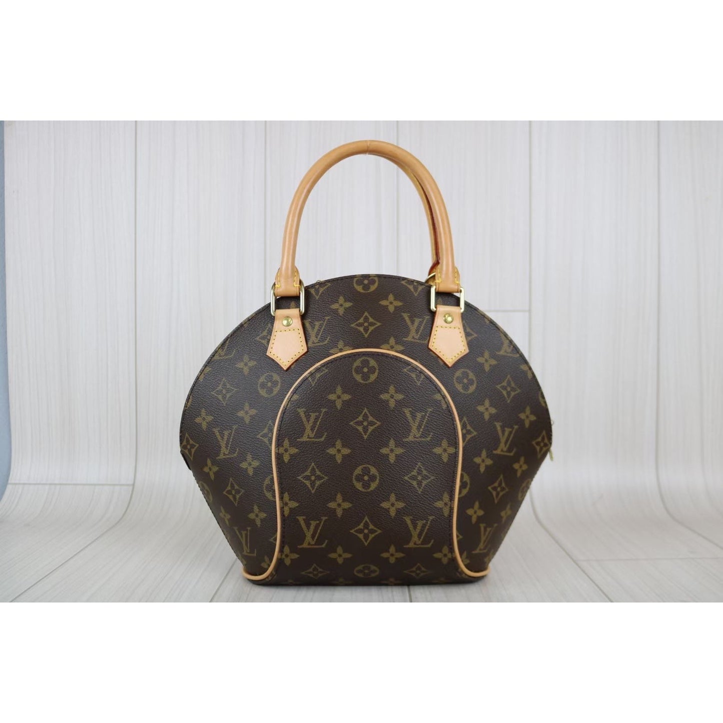 Rank SA ｜ LV Monogram Ellipse PM ｜041108