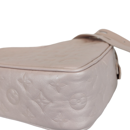 Louis-Vuitton Embossed Leather Sac Coeur Pink GHW