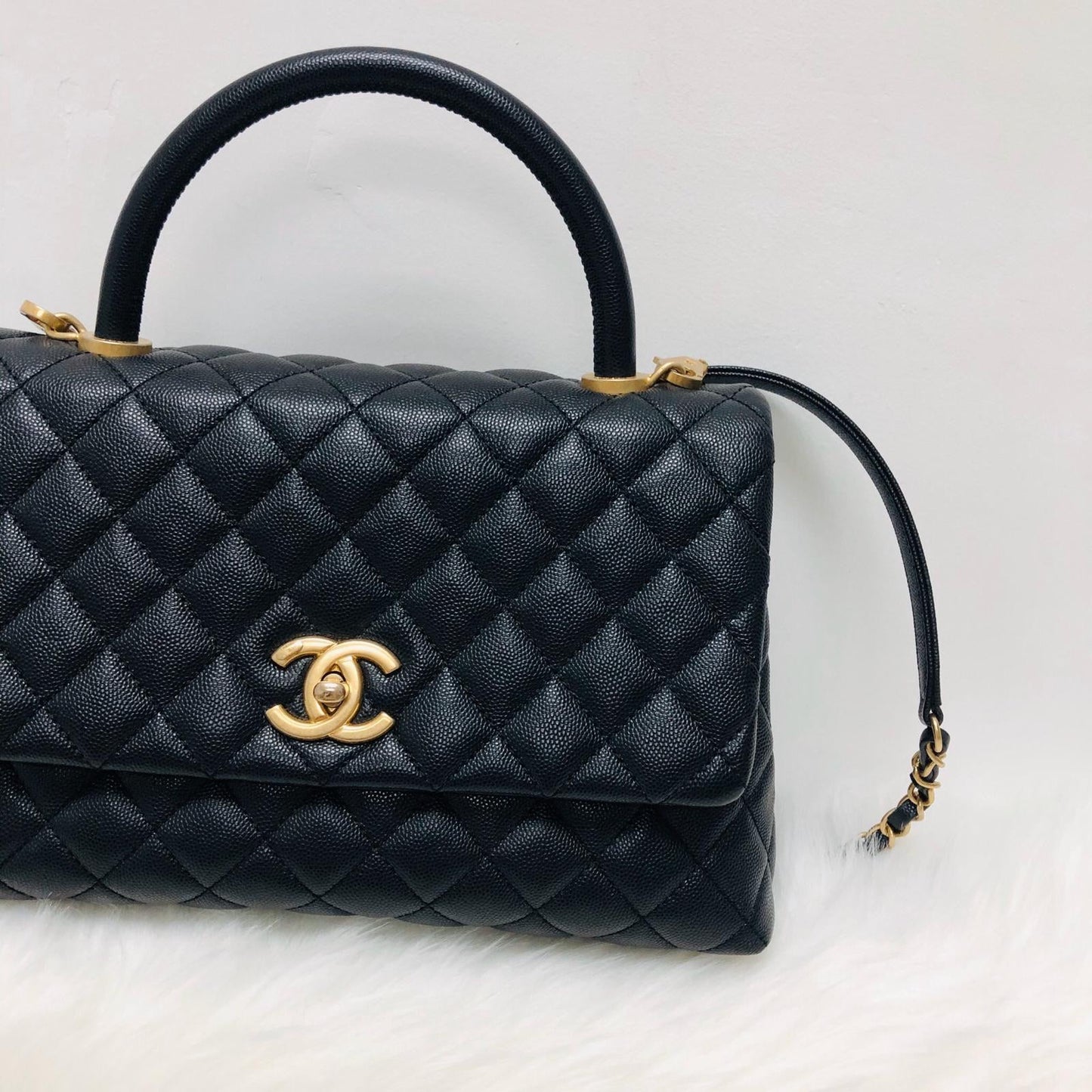 Quilted Medium Coco Handle Flap Black Caviar