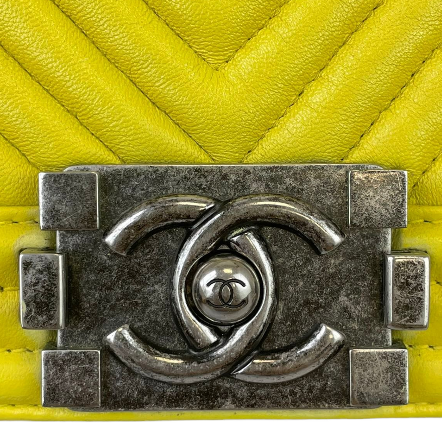 Chevron Boy Old Medium Calfskin Yellow RHW
