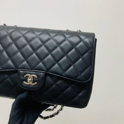 Single Flap Classic Jumbo in Black Caviar with SHW