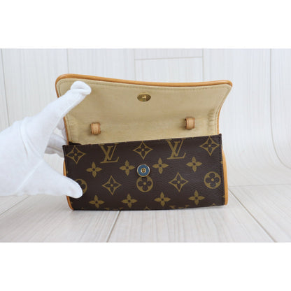Rank A ｜LV Monogram Pochette Twin PM｜082504