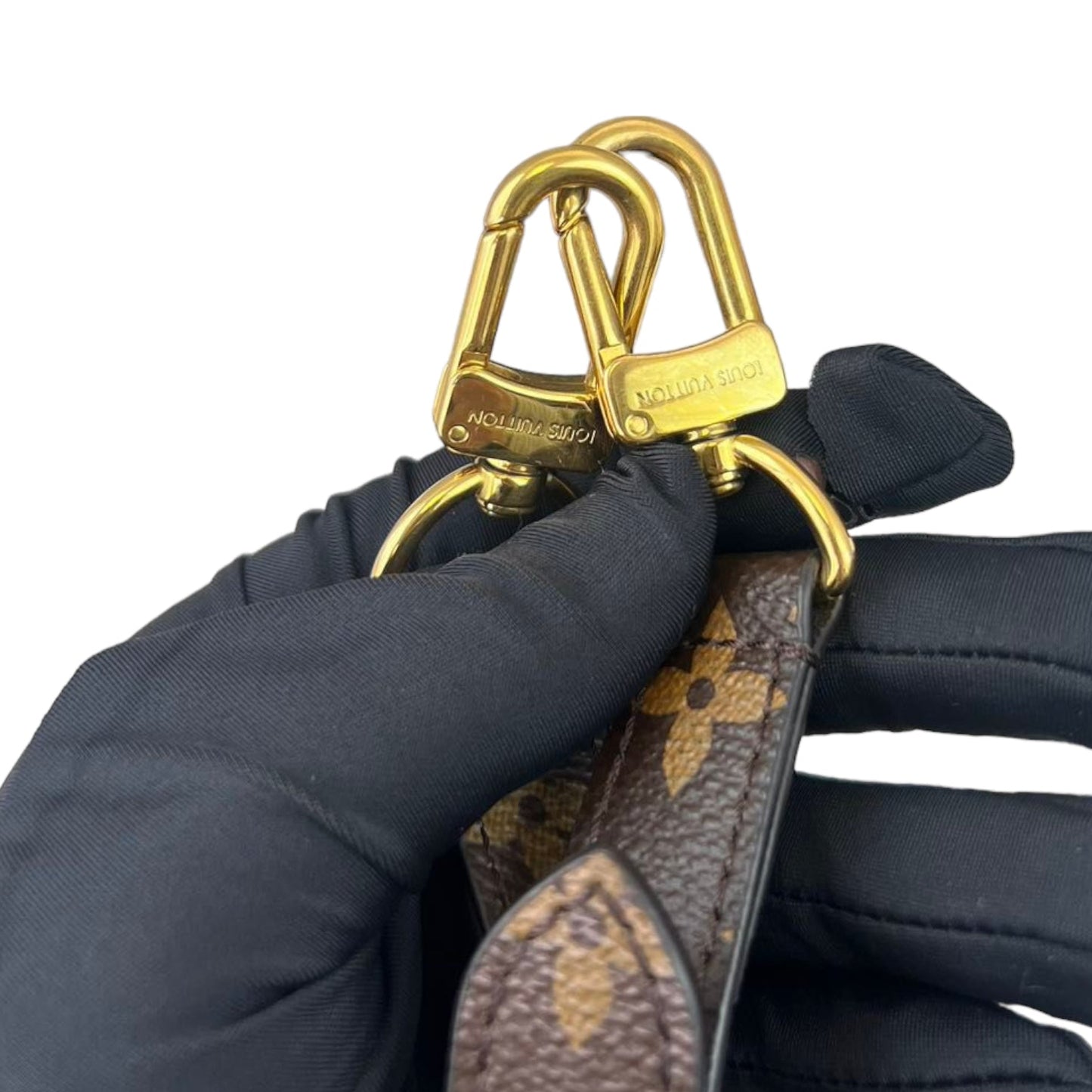 Louis-Vuitton Monogram Classic Pochette Métis GHW