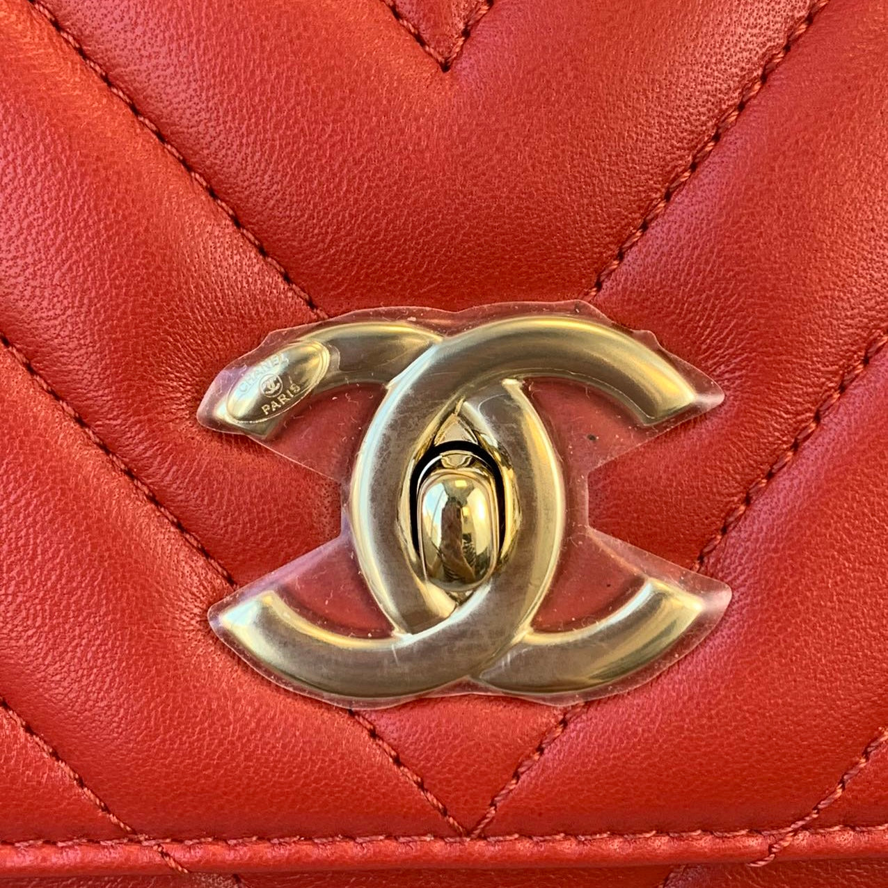 Small Trendy CC Chevron Lambskin Red GHW