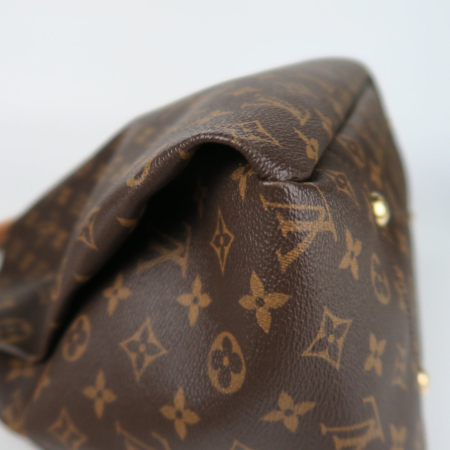 Louis-Vuitton Monogram Artsy MM