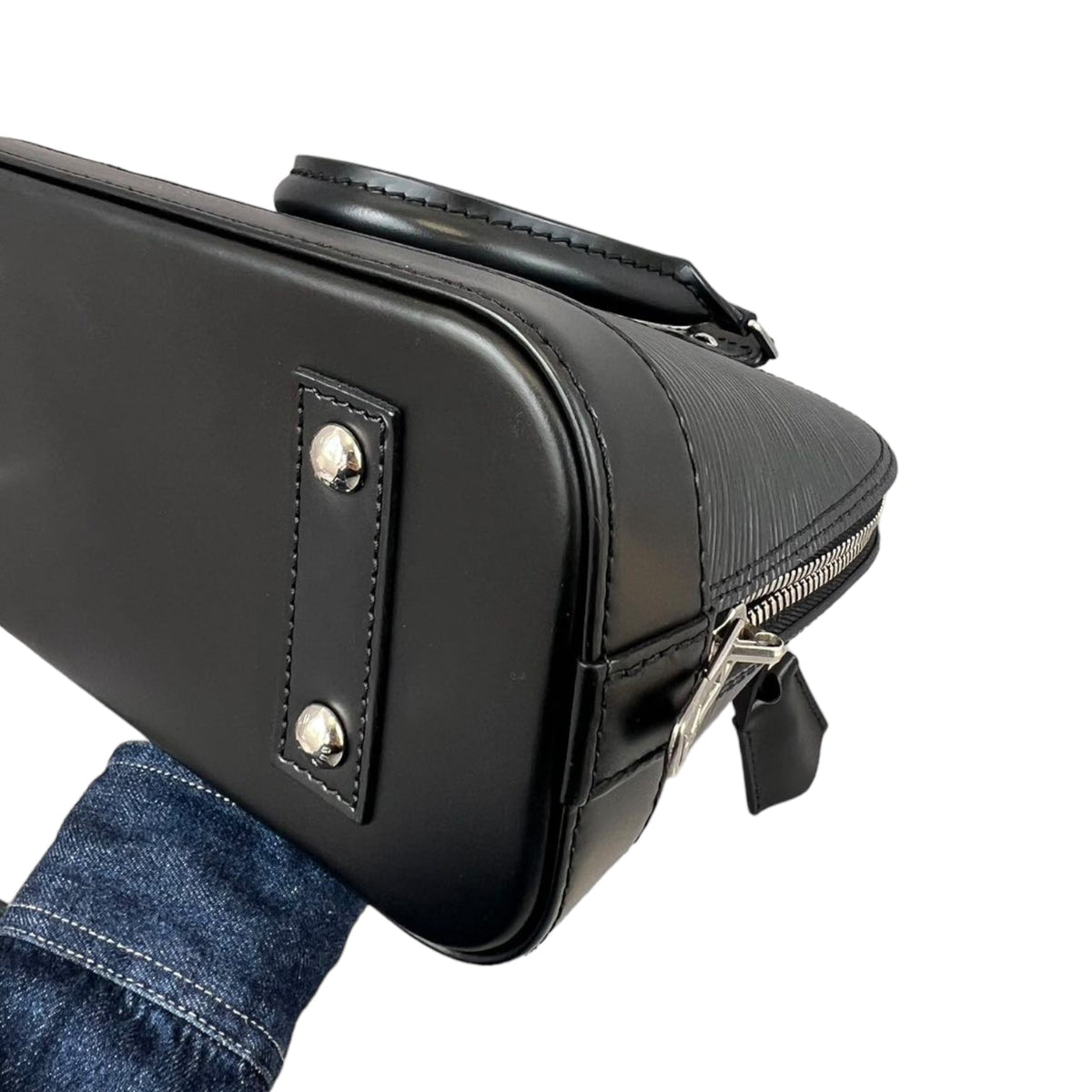 Louis-Vuitton Alma BB Black Epi SHW