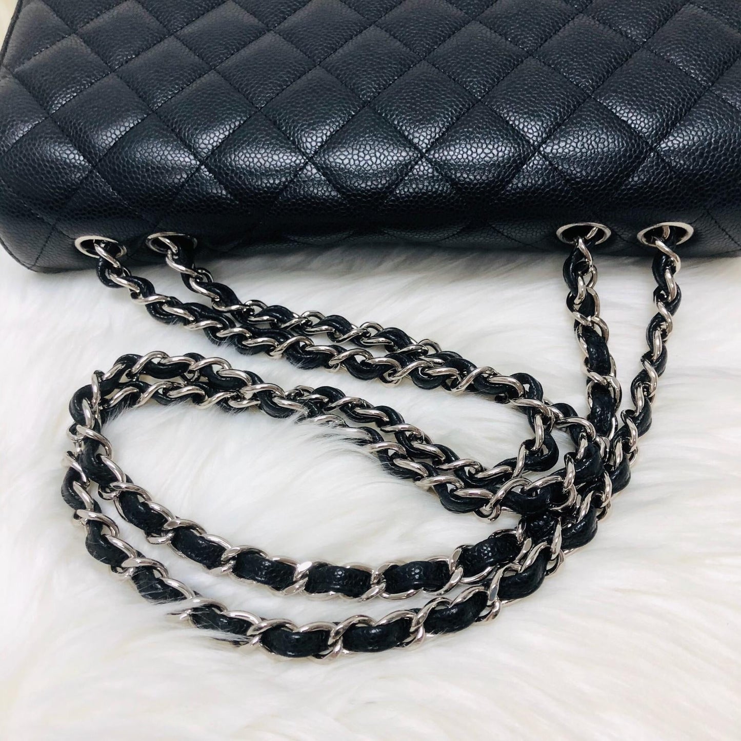 Single Flap Classic Jumbo in Black Caviar with SHW