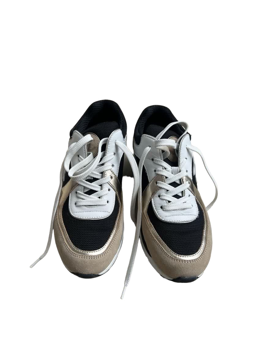 Chanel CC Sneakers, 39