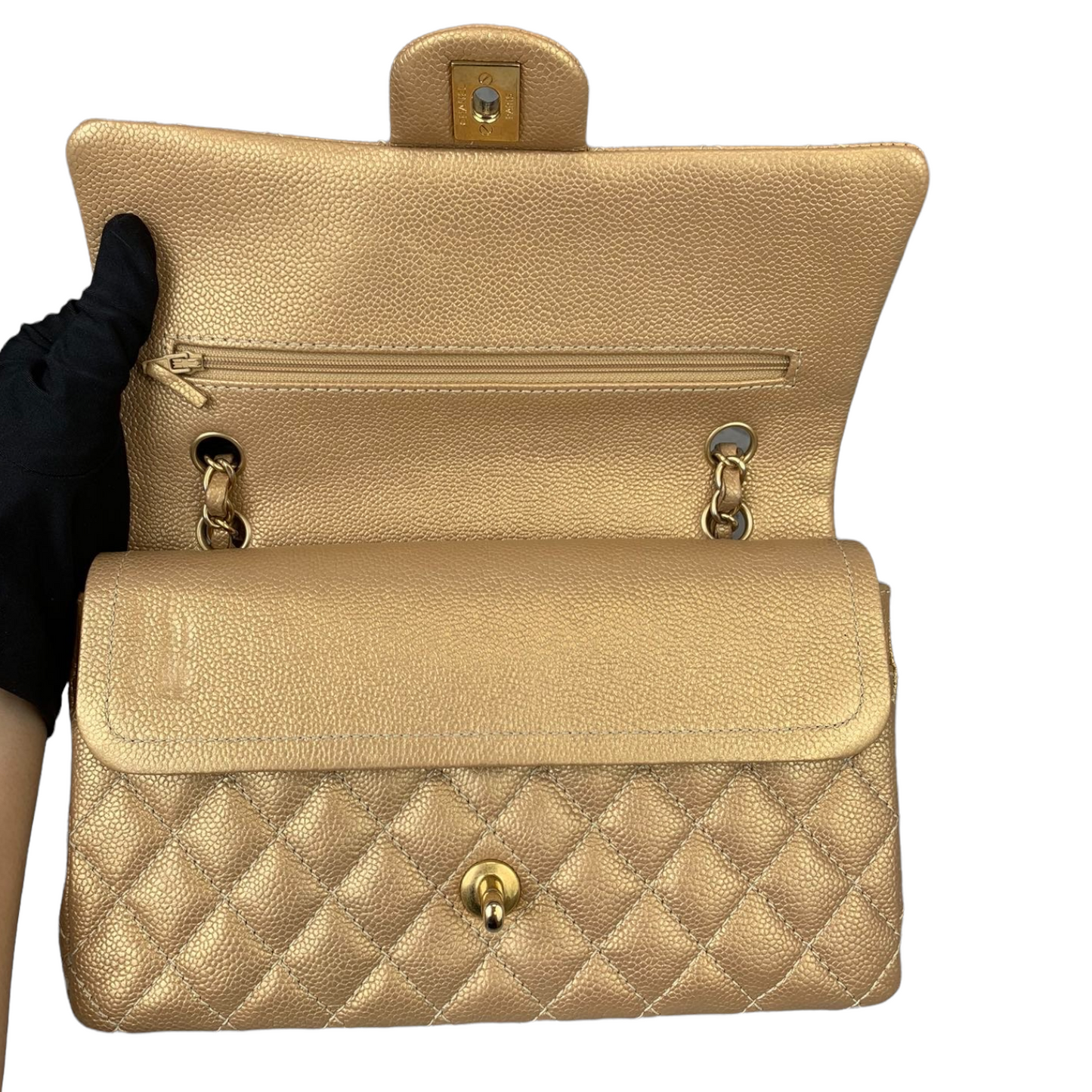 Classic Medium Flap Caviar Gold GHW